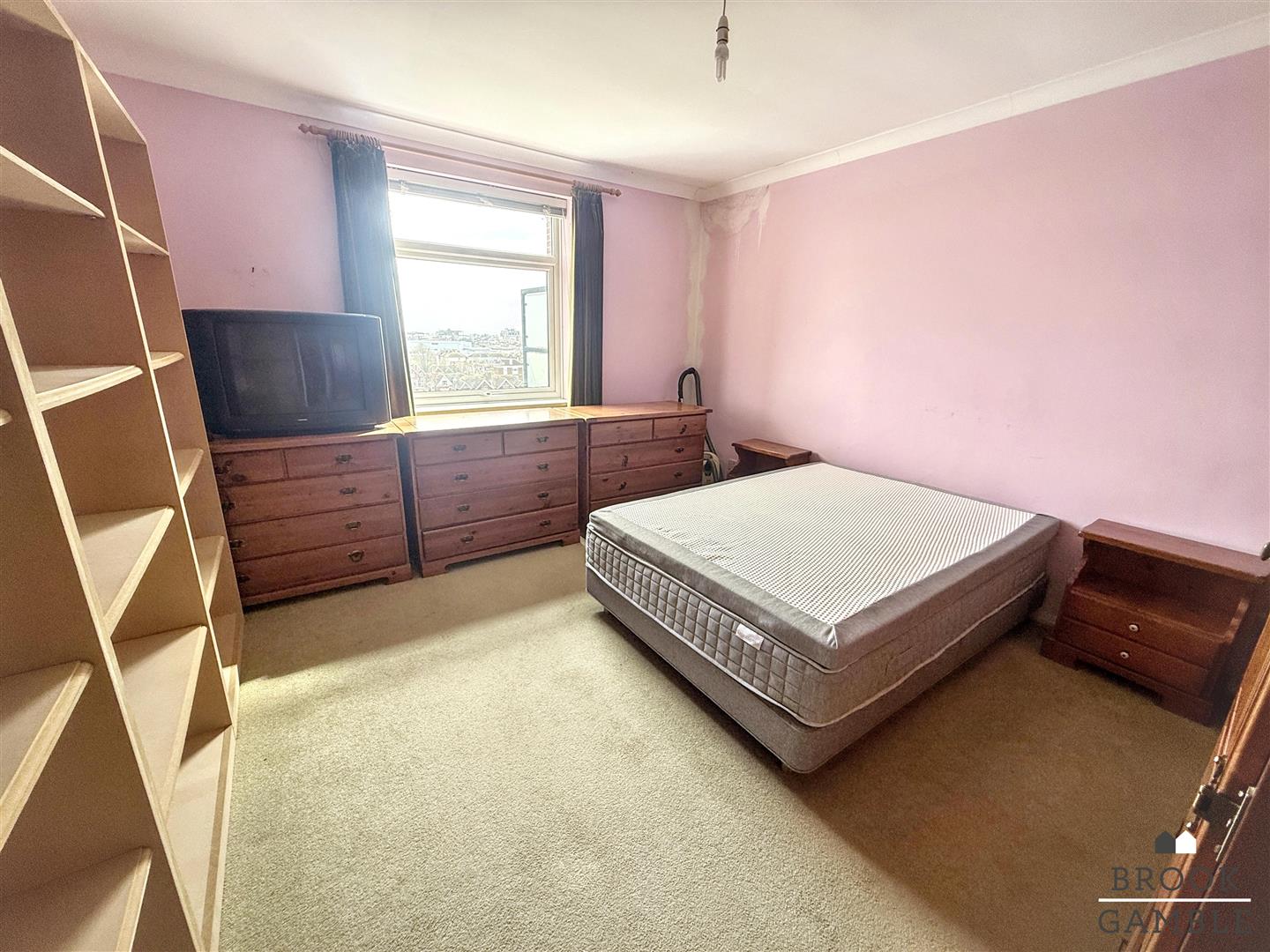 1 Bedroom Apartment. Arundel Road in Eastbourne,  8